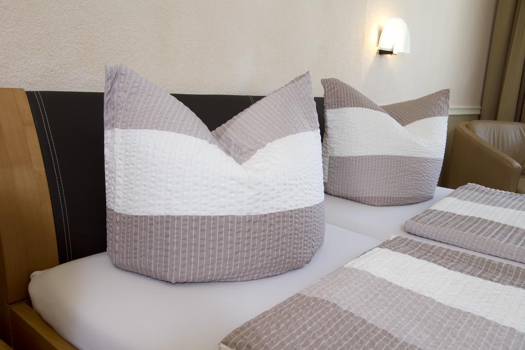 Gaestehaus Hebinger Am Schlosspark 代德斯海姆 外观 照片