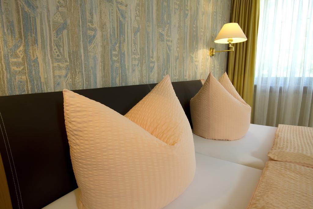 Gaestehaus Hebinger Am Schlosspark 代德斯海姆 客房 照片
