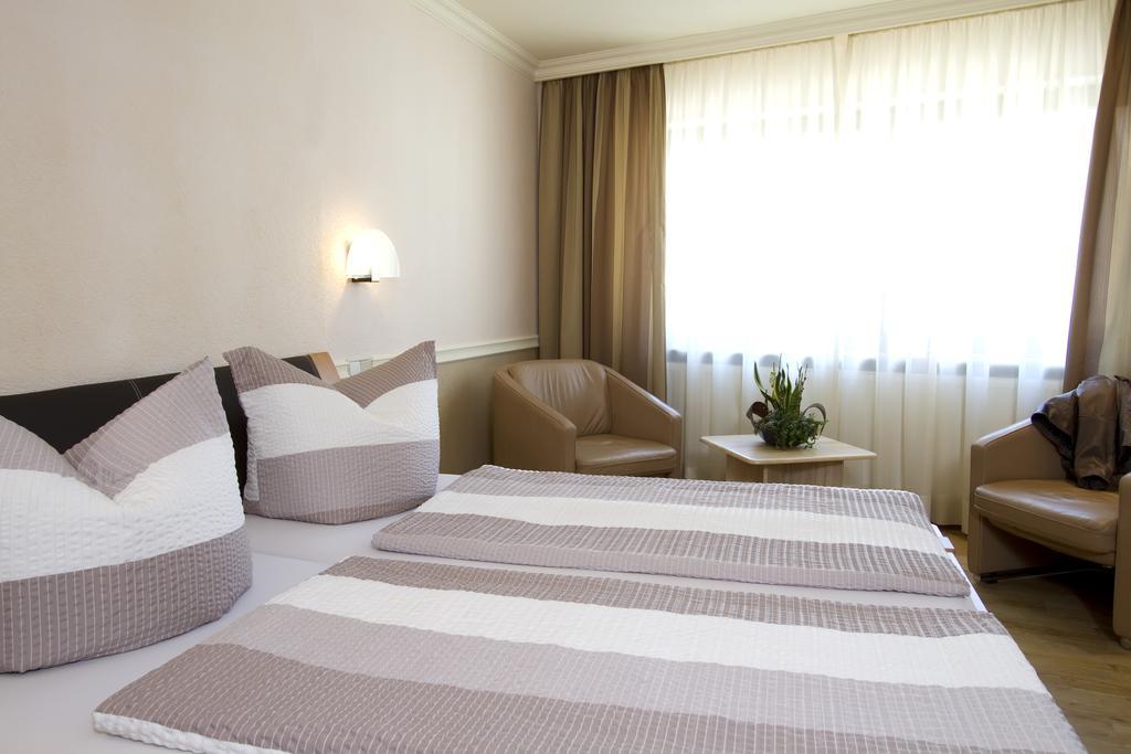 Gaestehaus Hebinger Am Schlosspark 代德斯海姆 客房 照片